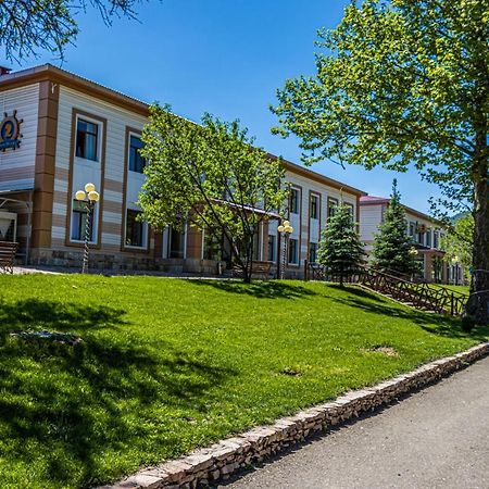 Лайнер Горный Курортный Комплекс Layner в Чимгане Экстерьер фото