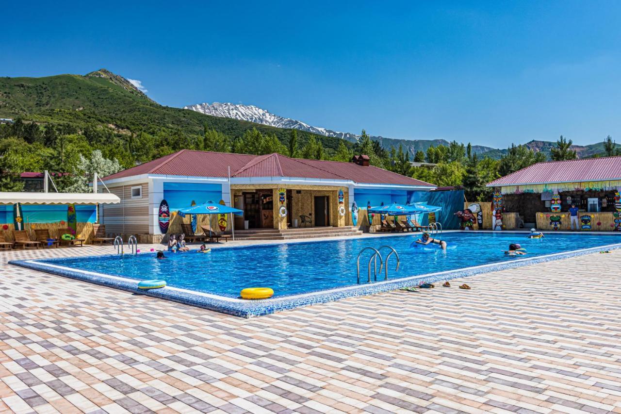 Лайнер Горный Курортный Комплекс Layner в Чимгане Экстерьер фото