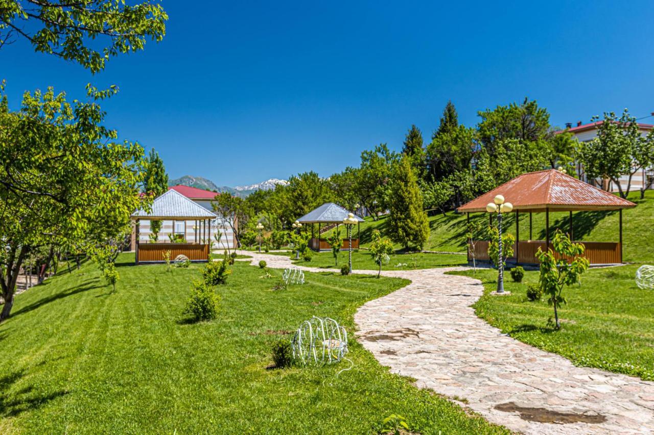 Лайнер Горный Курортный Комплекс Layner в Чимгане Экстерьер фото